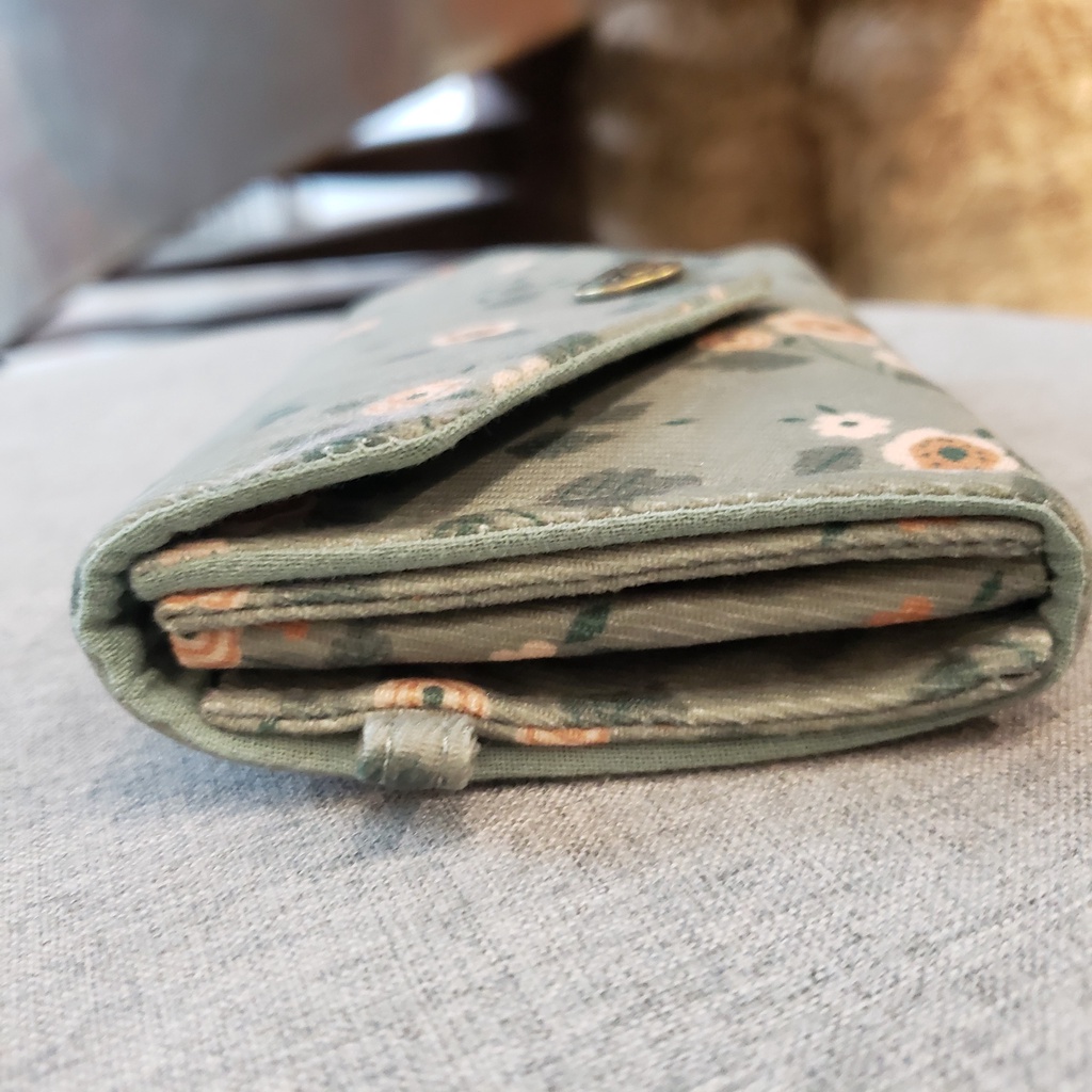 Ví vải handmade xanh lá nhạt hoa đào kép siêu xinh xắn, có khóa kéo tiện lợi