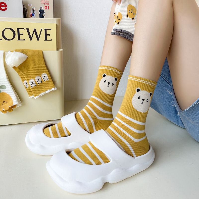 Tất nữ cao cổ, họa tiết gấu global, phong cách hàn quốc, trẻ trung, chất liệu cotton, thấm mồ hôi