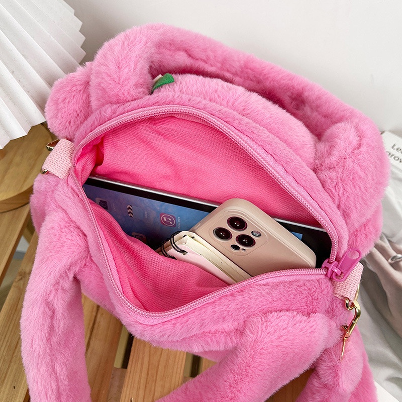 Túi xách đeo vai phủ lông họa tiết Gấu Dâu Lotso đáng yêu cỡ lớn 25cm cho nữ _ Ting Ting