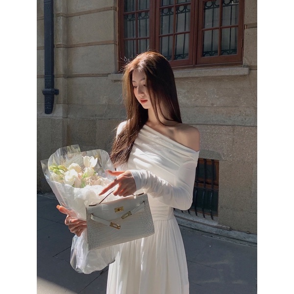 { 𝐎𝐑𝐃𝐄𝐑 𝐓𝐀𝐎𝐁𝐀𝐎 } Váy dài lệch vai tiểu thư trơn 2 màu