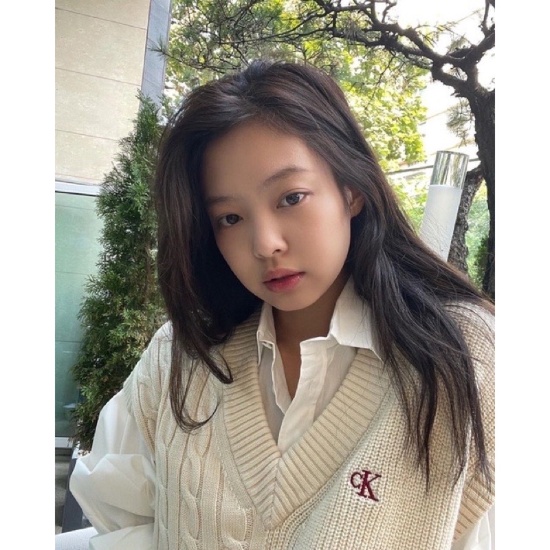 Áo gile len CK màu kem giống Jennie Blackpink, Quỳnh Anh