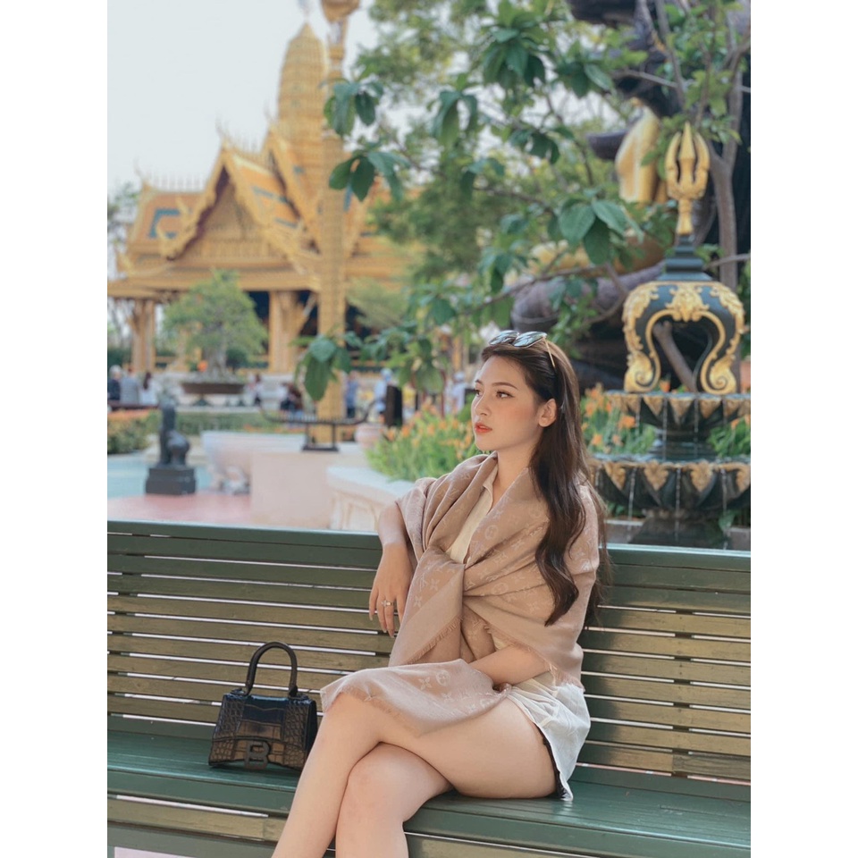 (SALE) Khăn Choàng Lv Vuông Cao Cấp Nhũ 140x140