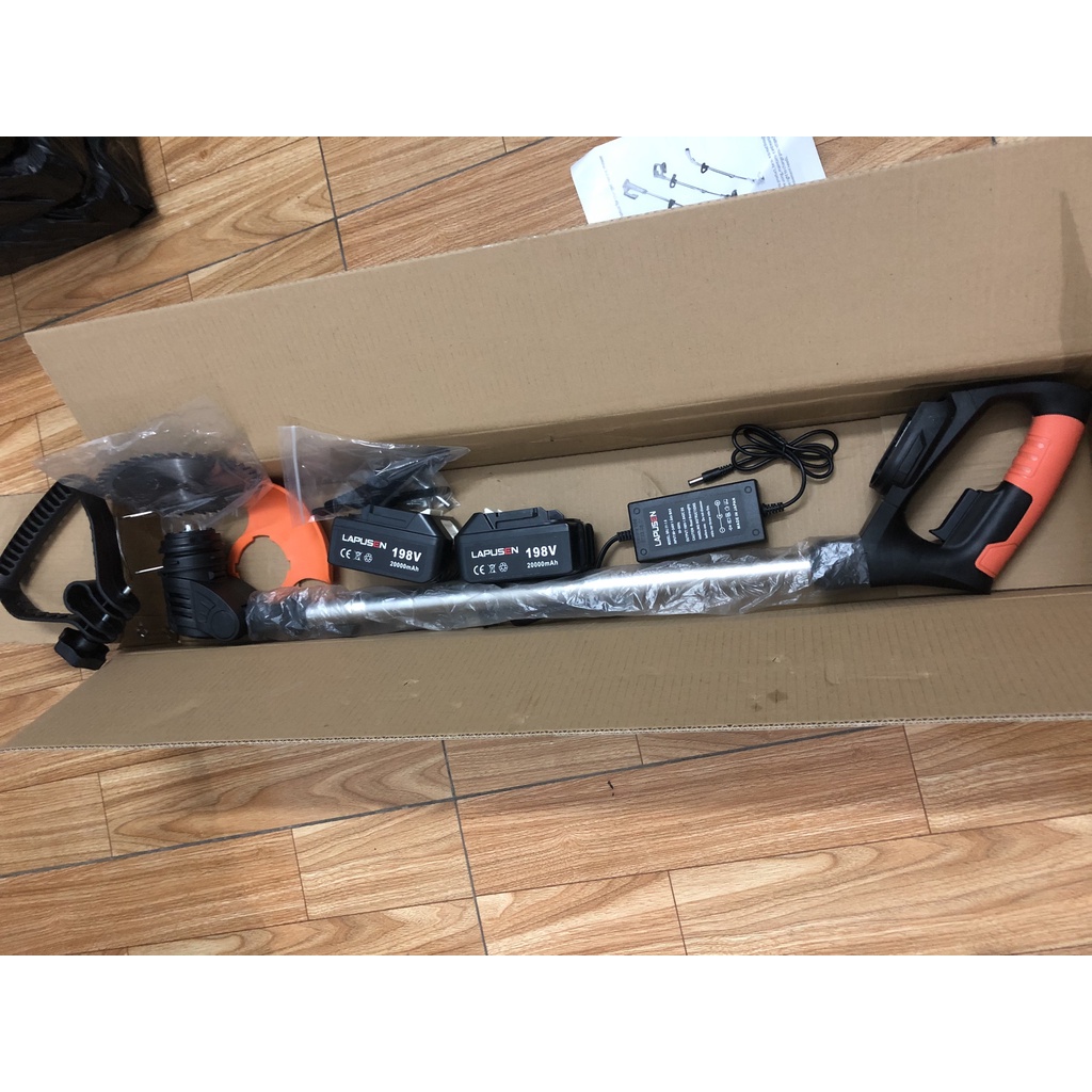 Máy cắt cỏ LAPUSEN. Máy cắt cỏ dùng pin 100% lõi đồng, công suất 1800w. Bảo hành 12 tháng.