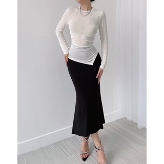 Chân Váy Đuôi Cá và Áo Cổ Lọ Sát Nách