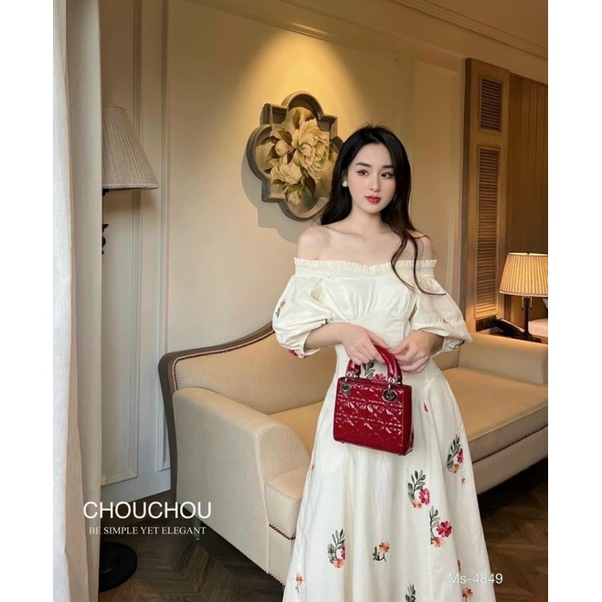 Đầm maxi xô thêu hoa nổi trễ vai tay phồng