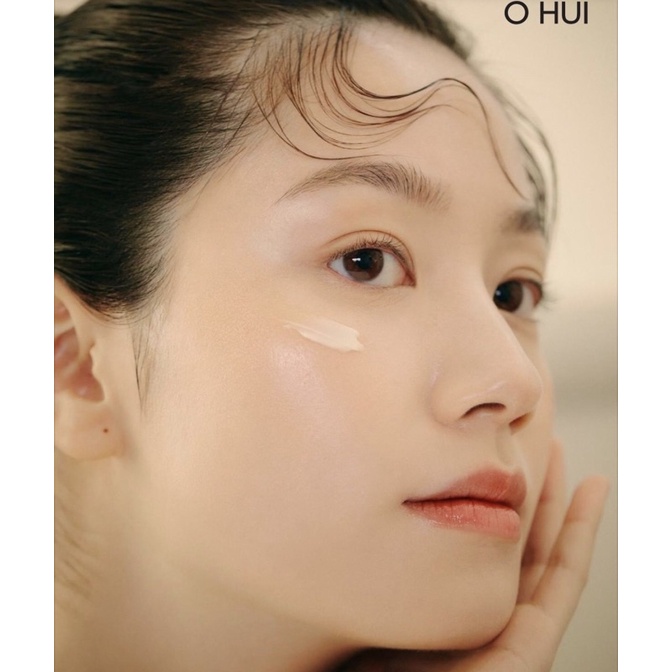 1 Gói 1ml tinh chất siêu vi Ohui the First Sym Micro Essence trẻ hóa làn da, chống lão hóa mạnh mẽ , mờ sạm nám1m