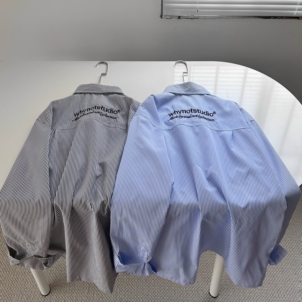 ÁO SƠ MI SỌC TAY DÀI NAM NỮ FORM RỘNG UNISEX VẢI KATE THÊU CHỮ WNS