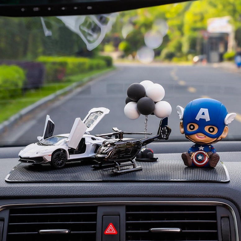 Mô Hình Batman Và Siêu Xe Trang Trí Taplo Ô Tô Bàn Làm Việc Phòng Khách - Phụ Kiện Oto Luxcar Cao Cấp Giá Rẻ