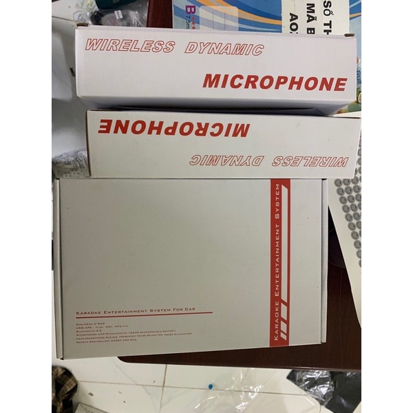Âm ly Karaoke kèm míc cắm rắc Zin trên ô tô