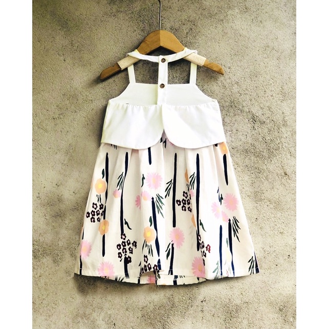 Đầm bé gái dây trắng phối hoa, chất thô cotton thoáng mát