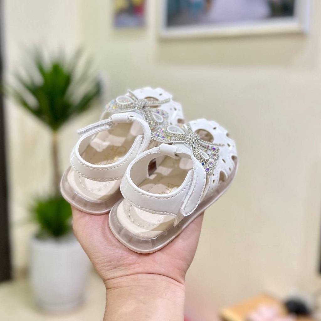 Sandal Tập Đi Cho Bé Gái 0-4 Tuổi Hoạ Tiết Thời Trang Gắn Nơ Đế Chống Trơn Trượt Siêu Xinh