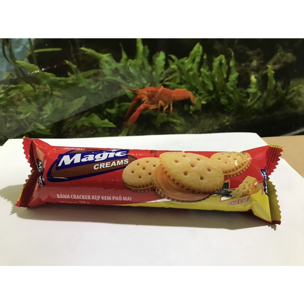 Bánh Cracker Kẹp Kem Phô Mai Magic Creams Cheese (Thanh 108g)