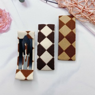 Kẹp tóc mái kẻ