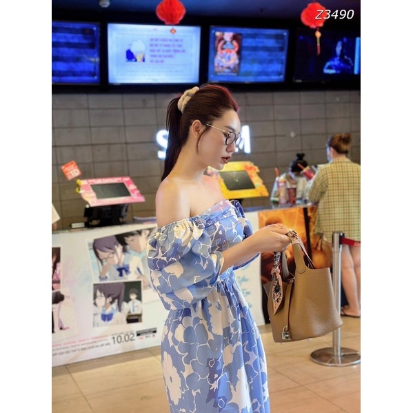 Váy trễ vai màu xanh dương nhạt tay bồng thêu hoa dáng dài !