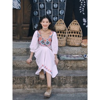 Đầm Mabel Cổ Vuông Thêu Cao Cấp