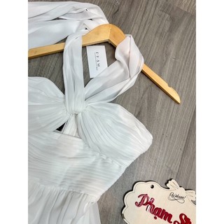 maxi cổ yếm xẻ tà cách điệu