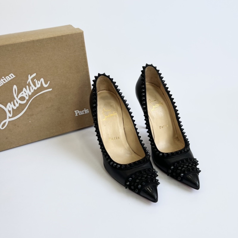 Guốc Louboutin đinh nhám đen size 36 chính hãng