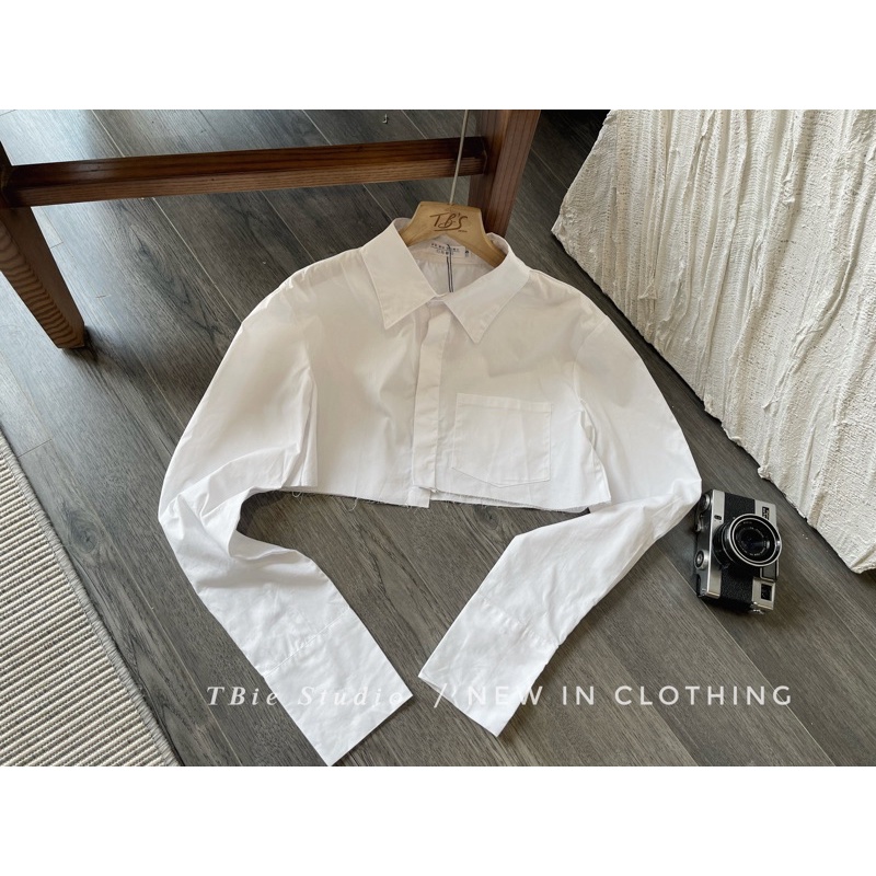 TBS áo sơ mi croptop