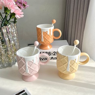 Tách gốm shape vỏ kem ốc quế màu (kèm muỗng khuấy)