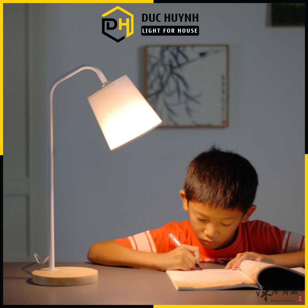 Đèn để bàn phòng ngủ đọc sách trang trí đế gỗ thân dài sang trọng DN035