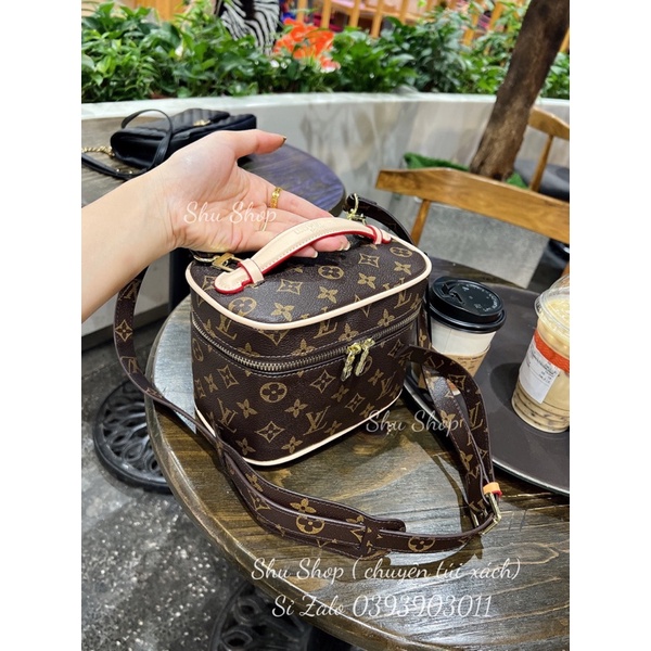 Cốp Lv vuông quai xách