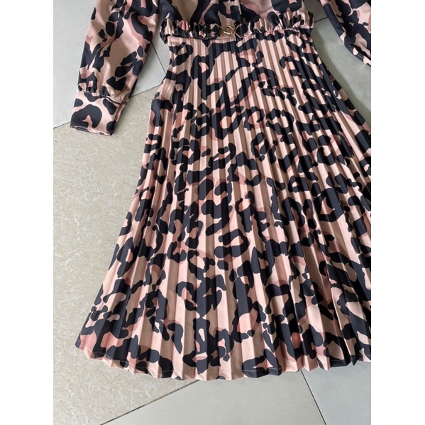 Đầm Ted in hoạ tiết siêu sang kèm đai eo