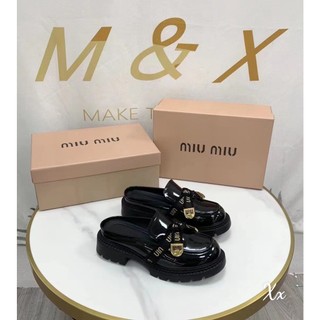 Sục nơ miumiu da bóng