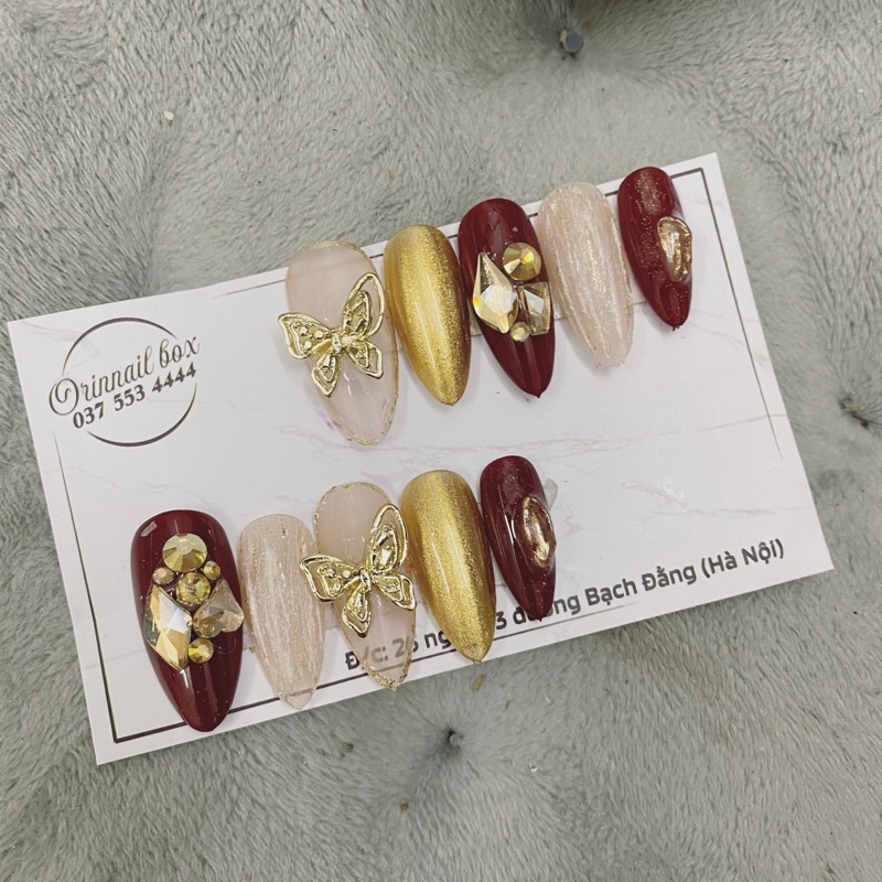 Móng giả đính đá khối
