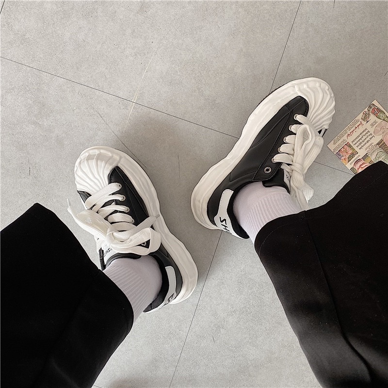 GIÀY SNEAKERS HOT MÙA HÈ 2023