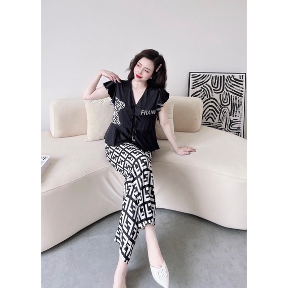 SP_24 Đồ bộ pijama BOLOBALA áo tay ngắn cánh tiên quần dài, chất lụa latin thiết kế hoạ tiết sang trọng, đẹp mắt