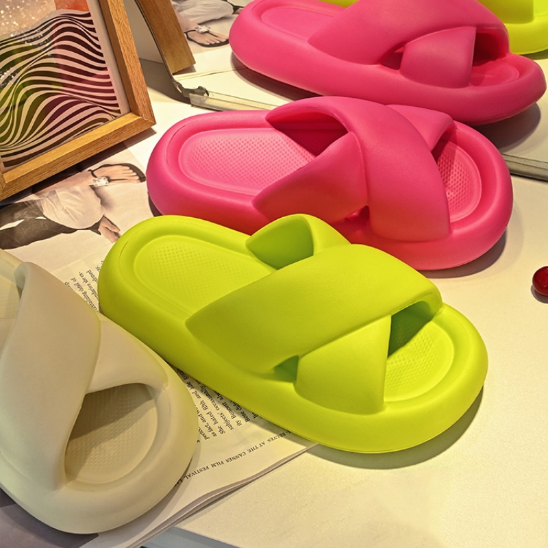 Bán chạyDép Lê Quai Chéo Mềm Mại Thời Trang Đi Biển Cho Cặp Đôi Crush017