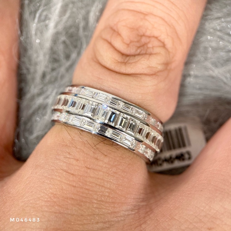 Nhẫn nam chế tác vàng trắng vòng tròn full kim cương mois ống đủ kích thước