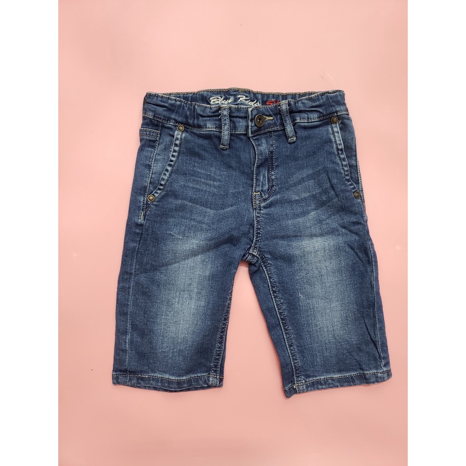 Quần short jeans bé trai VNXK vải co giản có dây tăng đơ.