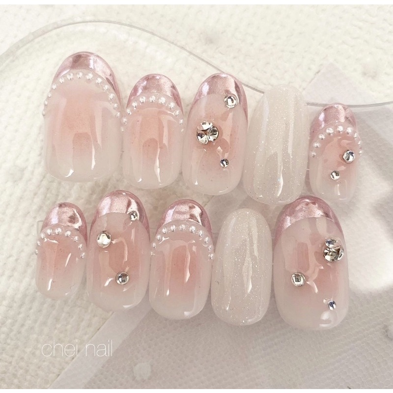Khay đá chân nhọn mix size trắng