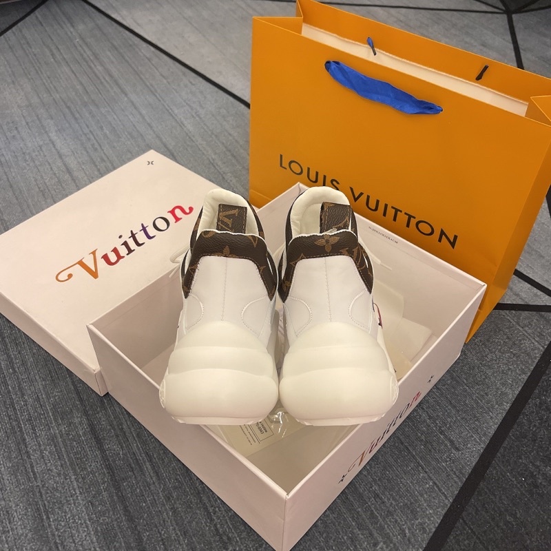 GIÀY L.V TRẮNG NÂU ,TRÁI DÂU CAO CẤP 1:1