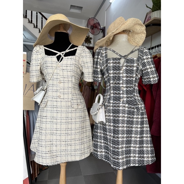 Đầm dạ dây chéo ngực còn màu đen