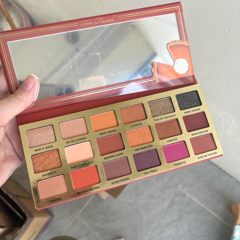 Bảng phấn mắt 18 ô Pumpkin Spice Too Faced