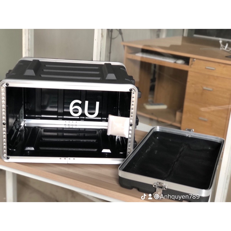 Tủ nhựa abs 6U