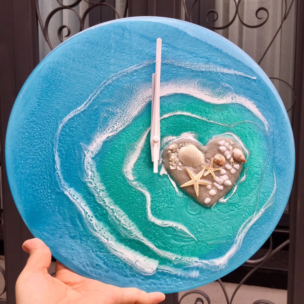 Đồng Hồ Treo Tường Trái Tim Của Biển (có thể thêm tên hay ngày kỉ niệm theo yêu cầu) handmade epoxy resin quà tặng