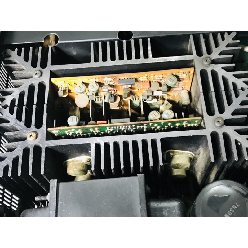 Amply Yamaha CA-2000 công xuất 300w máy chạy 8 sò sắt Made in Japan