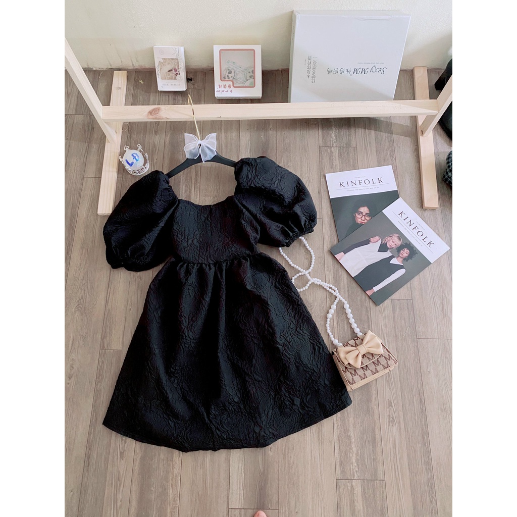 Váy cổ vuông tay bồng- Váy gấm công chúa thắt nơ lưng mang phong cách cổ điển , tinh tế, dịu dàng