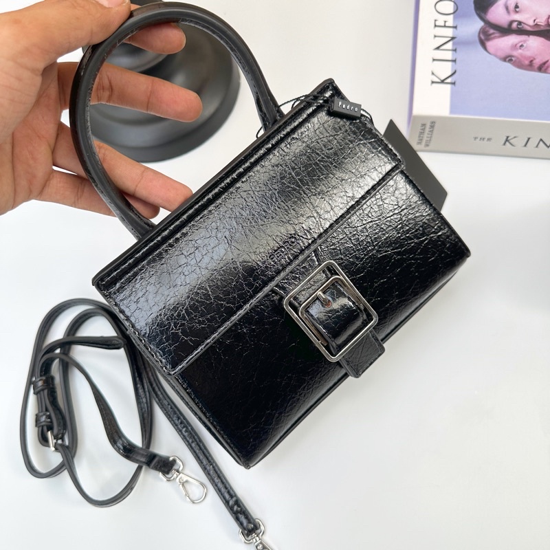 Túi đeo chéo nữ PEDR0  PW2-55060019 Size : 18cm* 13cm