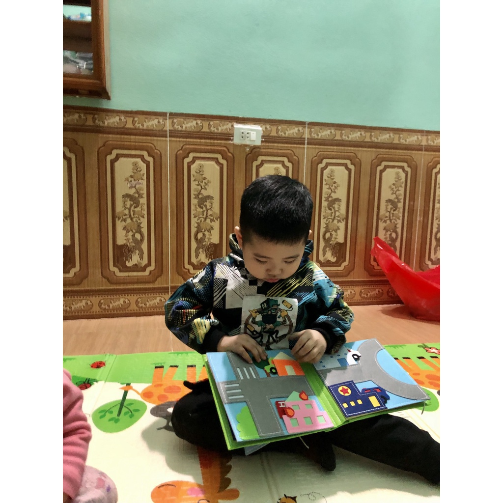 Sách vải tương tác Thế Giới của Bé Trai