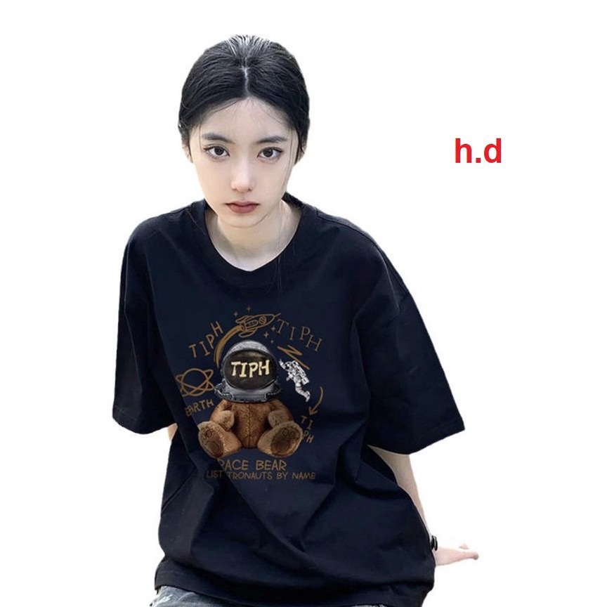 Áo phông cổ tròn tay cộc in Gấu ngồi HD55