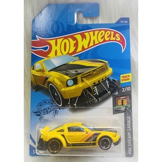Hotwheels Xe mô hình 2005 Ford Mustang vàng