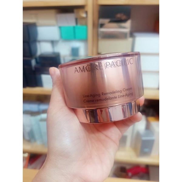 bàn là xử lý nếp nhăn sâu chứa retinol Amore Line - Aging Correctoc