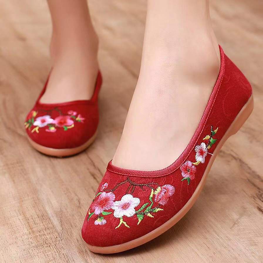 JOJO.【Giao hàng nhanh】۩✆✽Giày vải, gót thấp, thêu hoa văn thuần chay, thủ công, phong cách Trung cổ điển. đối với phụ nữ