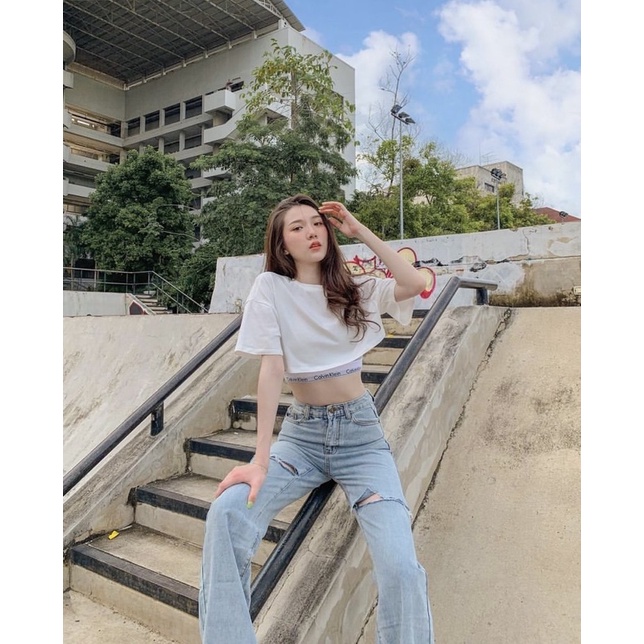 Quần Jeans Suông Xanh Nhạt Rách Đùi
