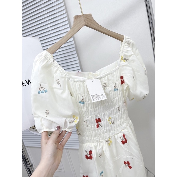 [ 𝐅𝐑𝐄𝐄 𝐒𝐇𝐈𝐏 ] Váy hoa thêu rút ngực tay bồng về cực đẹp Chất thô lụa mềm lót 2 lớp Chun lưng dễ mặc Hàng kỹ