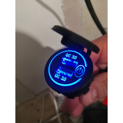 Ổ Cắm Sạc Nhanh Với 2 Cổng USB QC3.0 Kèm Công Tắc Bật Tắt Tiện Lợi Chuyên Dụng Cho Ô Tô